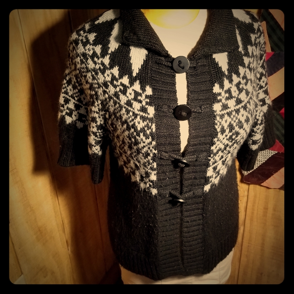 Women's short sleeve cardigan